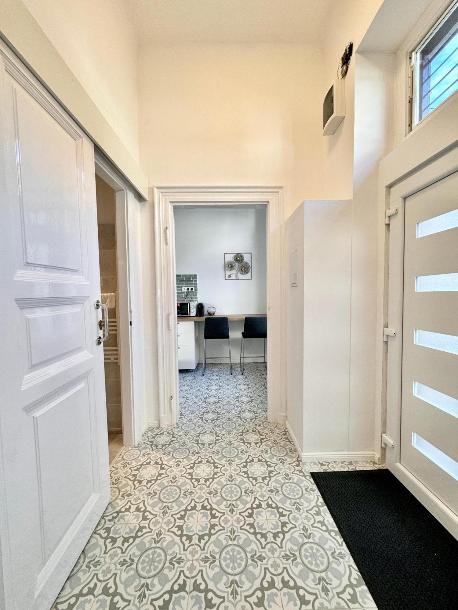 Bella Center Apartment Budapest